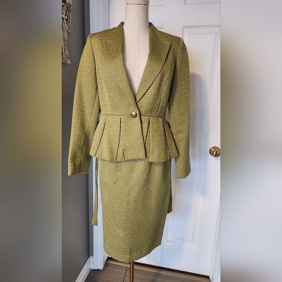 Signature by Larry Levine green skirt suit - Picture 4 of 13
